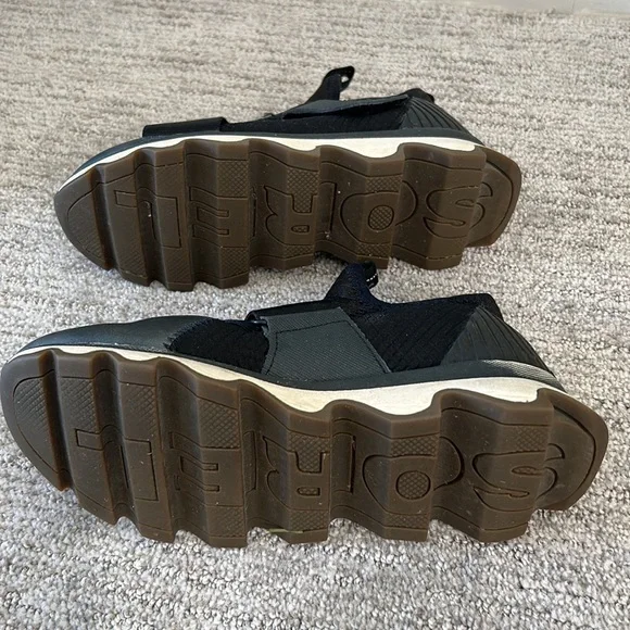 Sorel black high top sneakers 6.5 - Picture 4 of 9